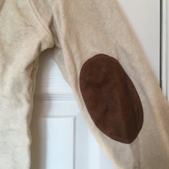 Crewneck sweater, leopard design and elbow detail - Picture 3 of 4